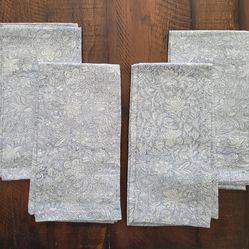 Set of 4 McGee and Co Napkins
