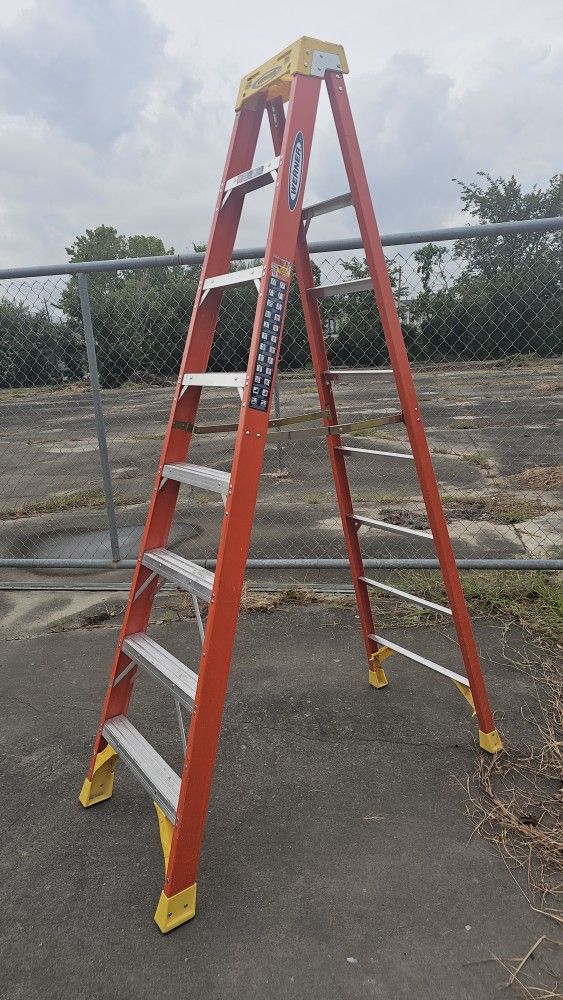 8 Ft Werner Fiberglass Ladder