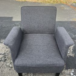MODERN ARM CHAIR 