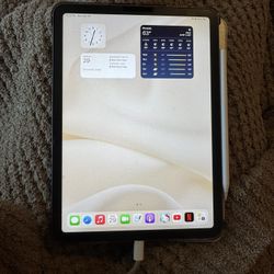 Apple iPad Air 4th Gen And Apple Pencil