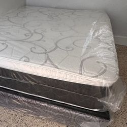 NEW QUEEN PILLOW MATTRESS AND BOX SPR+ING 2pcs