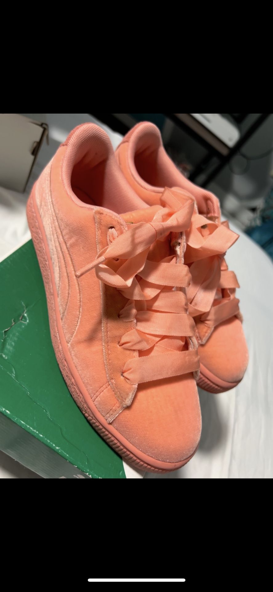 Puma Basket Classic Velour Jr , Desert Flower- Metallic Gold , Size 5.5