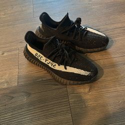 adidas yeezy 350 oreo - size 9.5 Us 