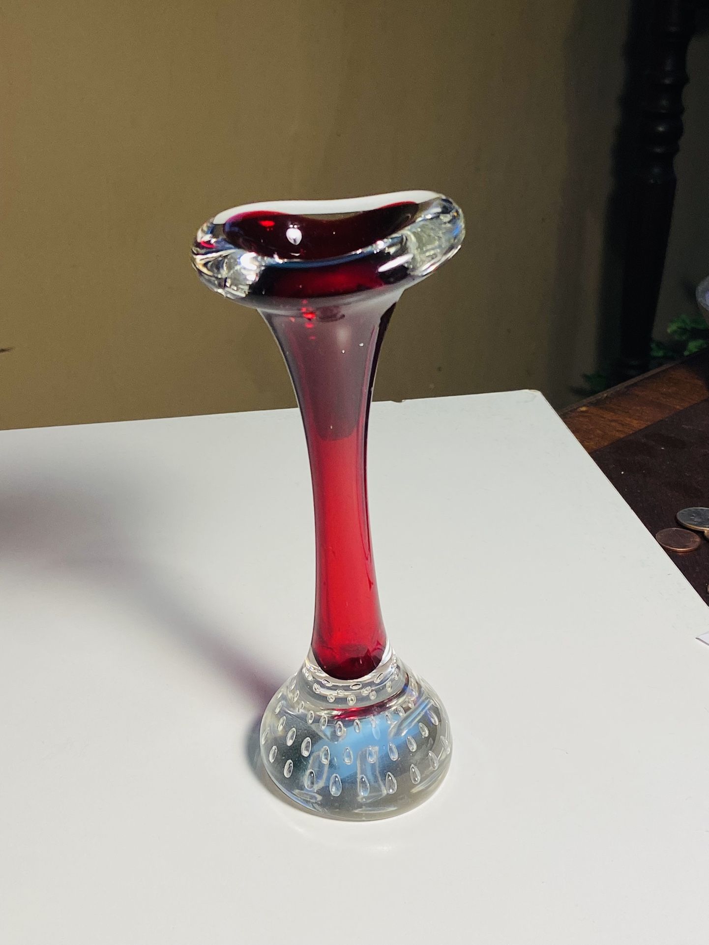 🎄Beautiful Vintage 60’s Hand Blown Bullicante Glass Ruby Red & Clear Bud 7” Vase. No chips. A Beautiful Addition to Your Collection. 