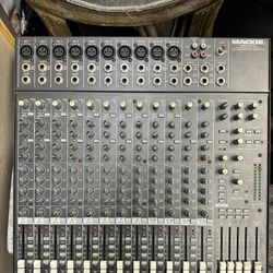 MACKIE 1642-VLZ PRO 16 Channel Mixer With Premium XDR Mic Preamplifiers