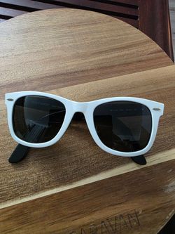 Ray-Ban Wayfarer RB2140 956 White Frame Sunglasses no scratch