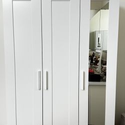 Large IKEA Wardrobe with Mirror – Like New (1 Month Old)