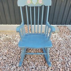Small Rocking Chair / Mesedora Pequeña 