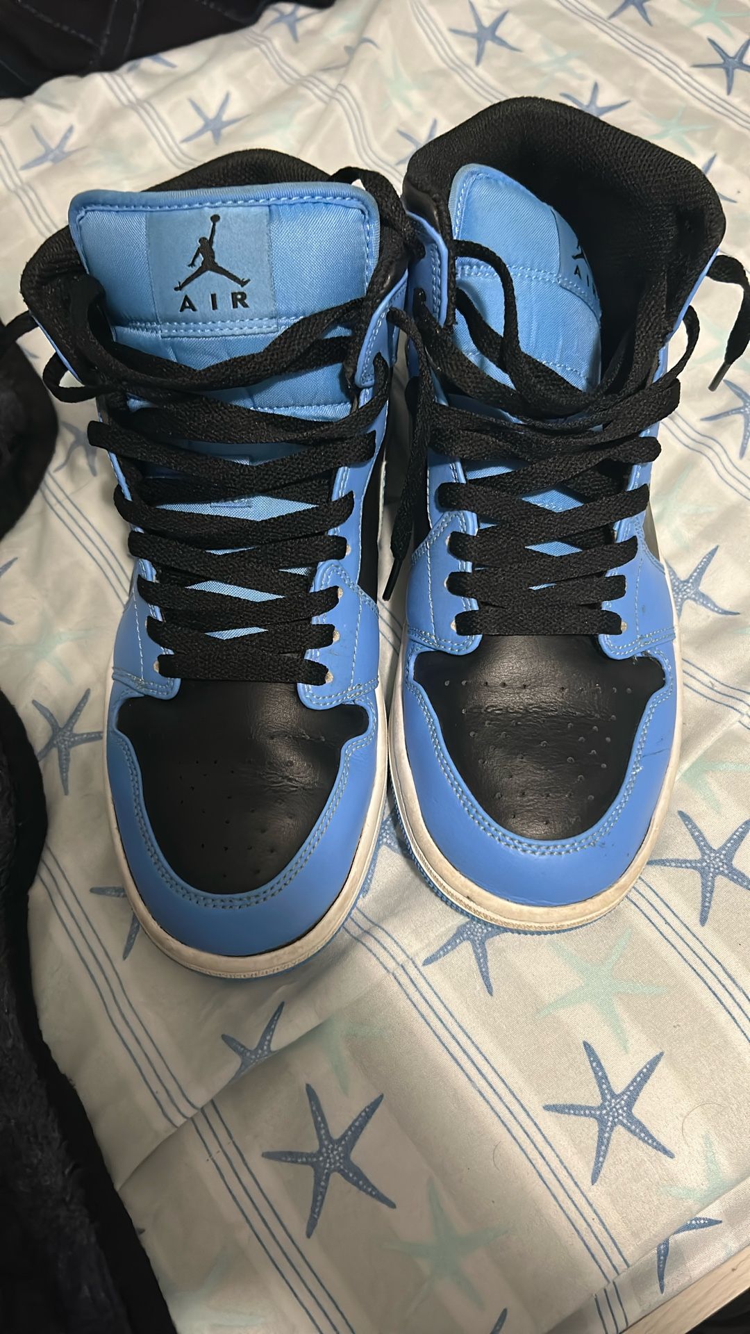 Jordan 1 Mids