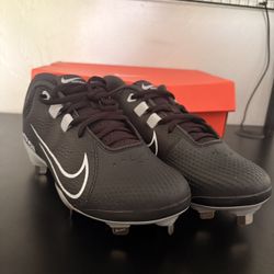 Nike Women's Hyperdiamond 4 Pro Metal Fastpitch Softball Cleats: Size 7W