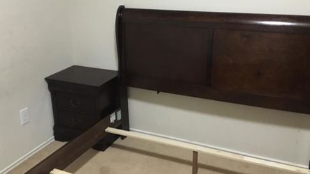 Queen bedroom set