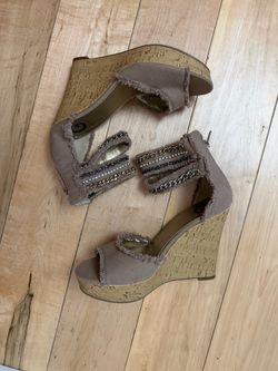 GUESS fabric wedge sandals 8.5