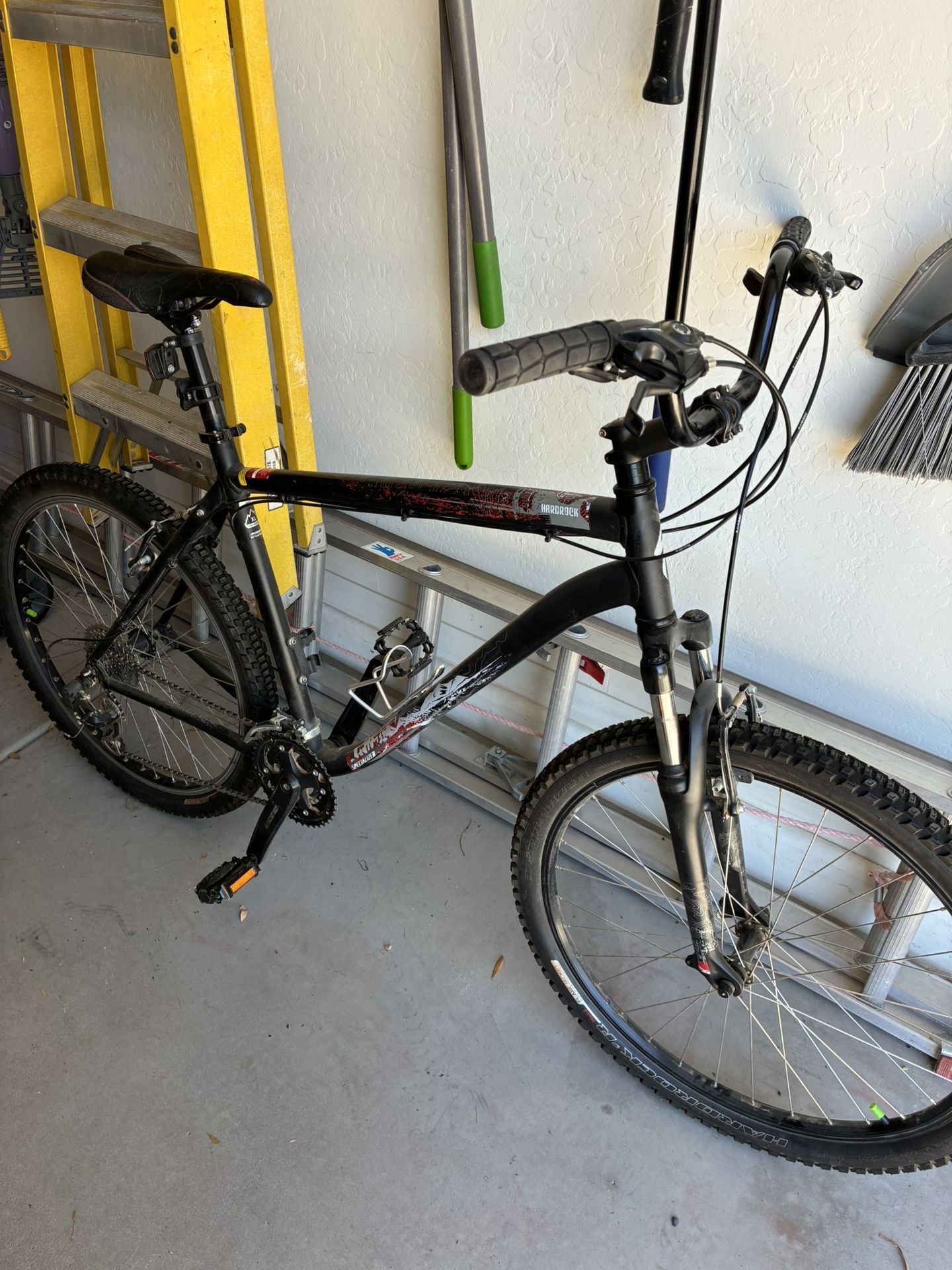 Specialized Hardrock Mountain Bike