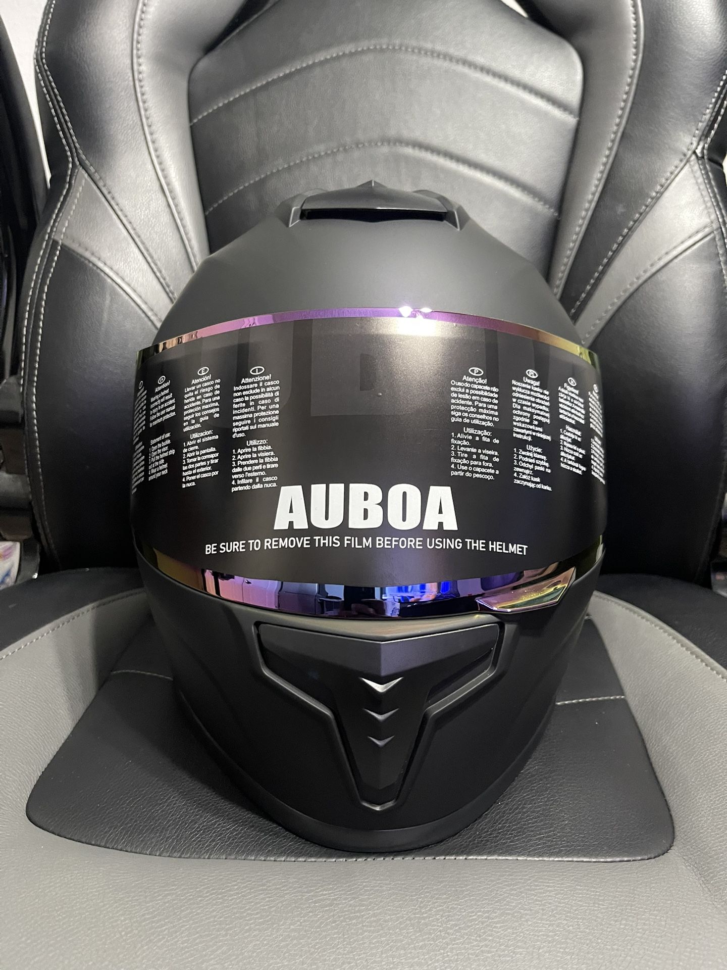 Motorcycle helmet