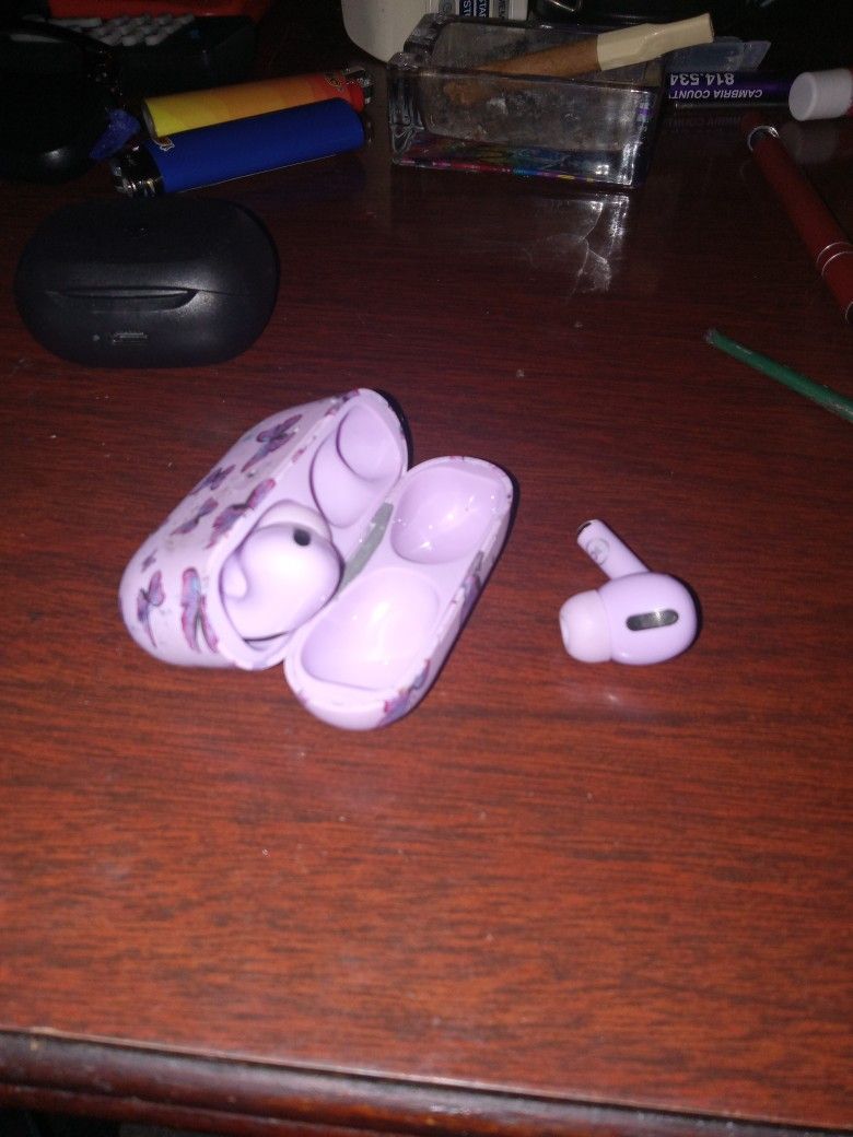 Earbuds