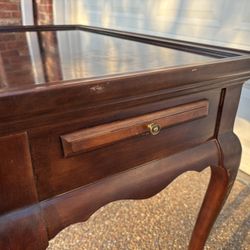 Queen Anne Tea Table Cabriole Legs 