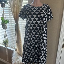 Lularoe New Size Small Fits Medium 