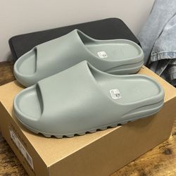 Adidas Yeezy Slides, Salt, Size 11