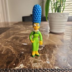 MARGE SIMPSON
