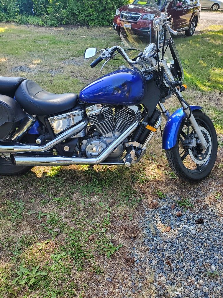 2004 Honda V1100