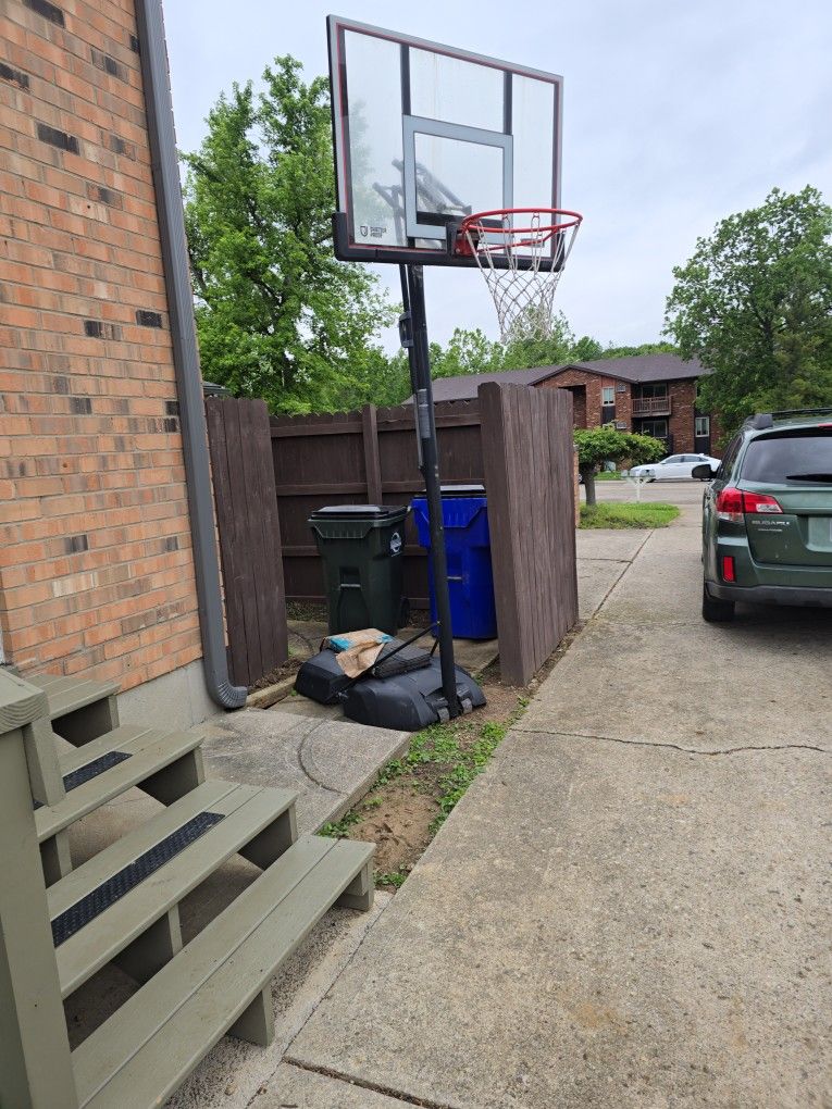 Freee. Basketball Hoop
