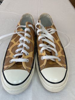 Giraffe converse size 9