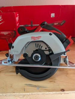 Milwaukee M18 18V Lithium-Ion Cordless 6-1/2 in. Circular Saw  ( NO BOX - BRAND NEW)
