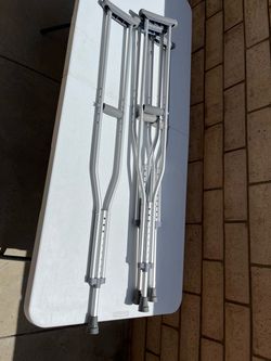 2 Sets of Adjustable Aluminum Crutches
