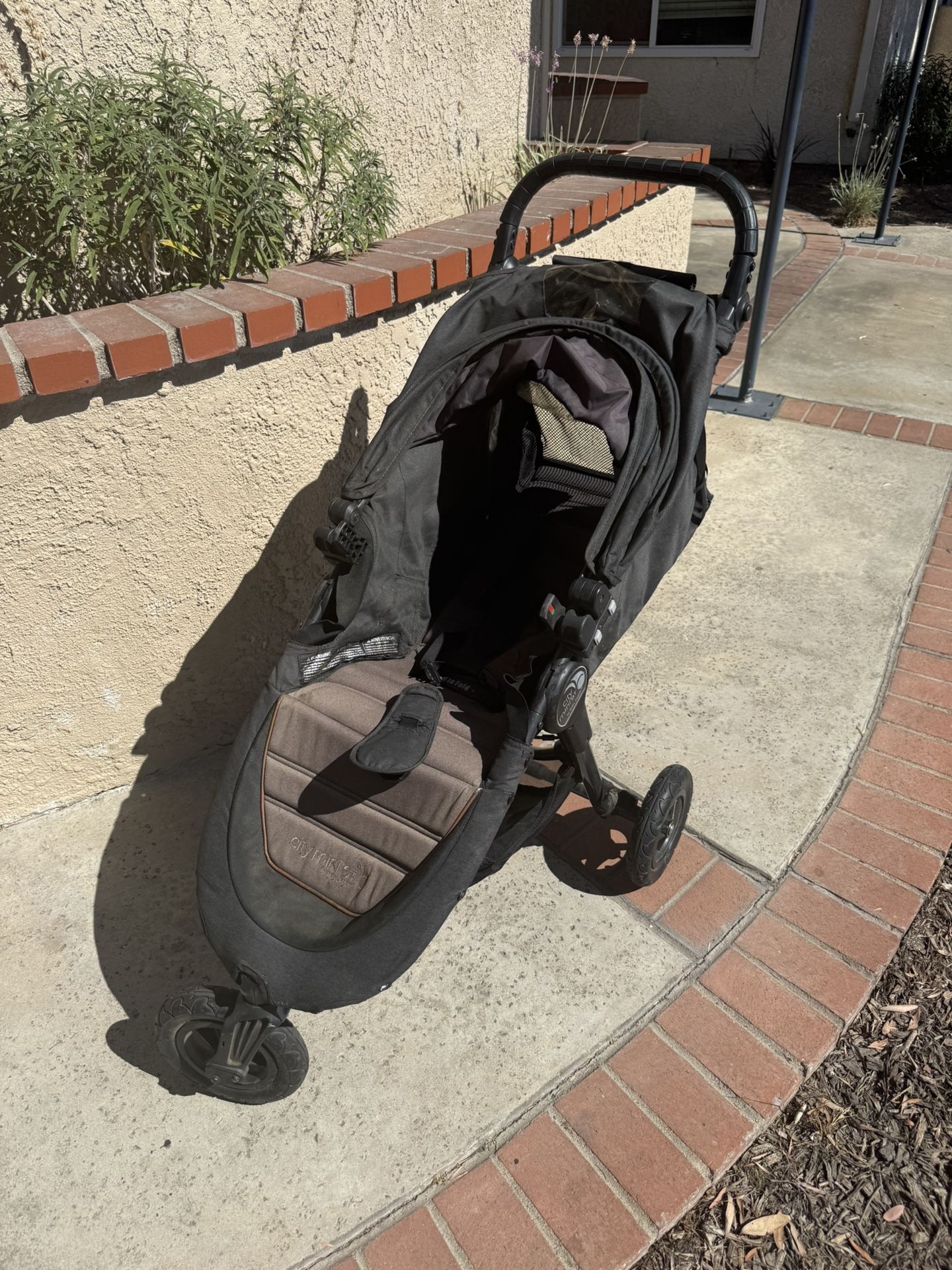 Jogging Stroller With Bassist Adapter