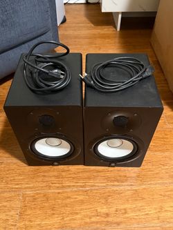 Yamaha HS7 6.5 inch Powered Studio Monitor Pair - Black