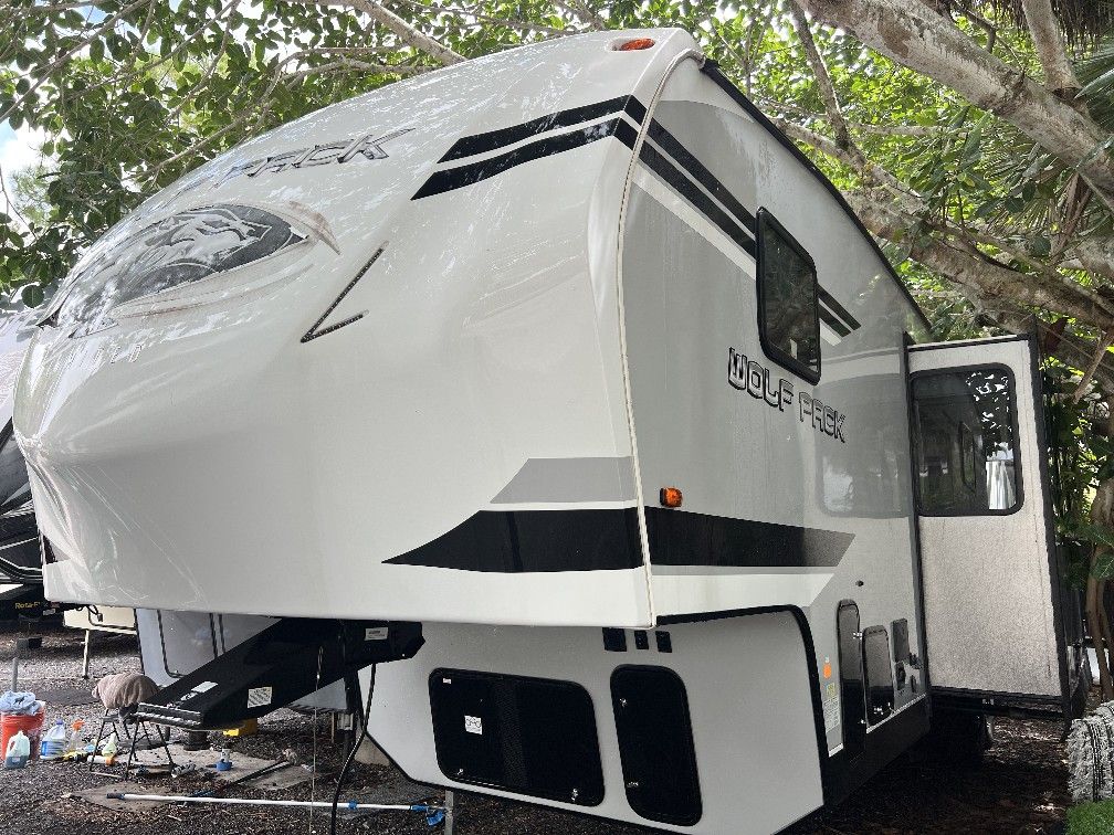2019 Wolf Pack 34FT