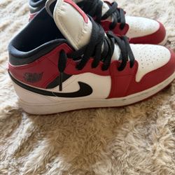 Nike Jordan 1 Mid