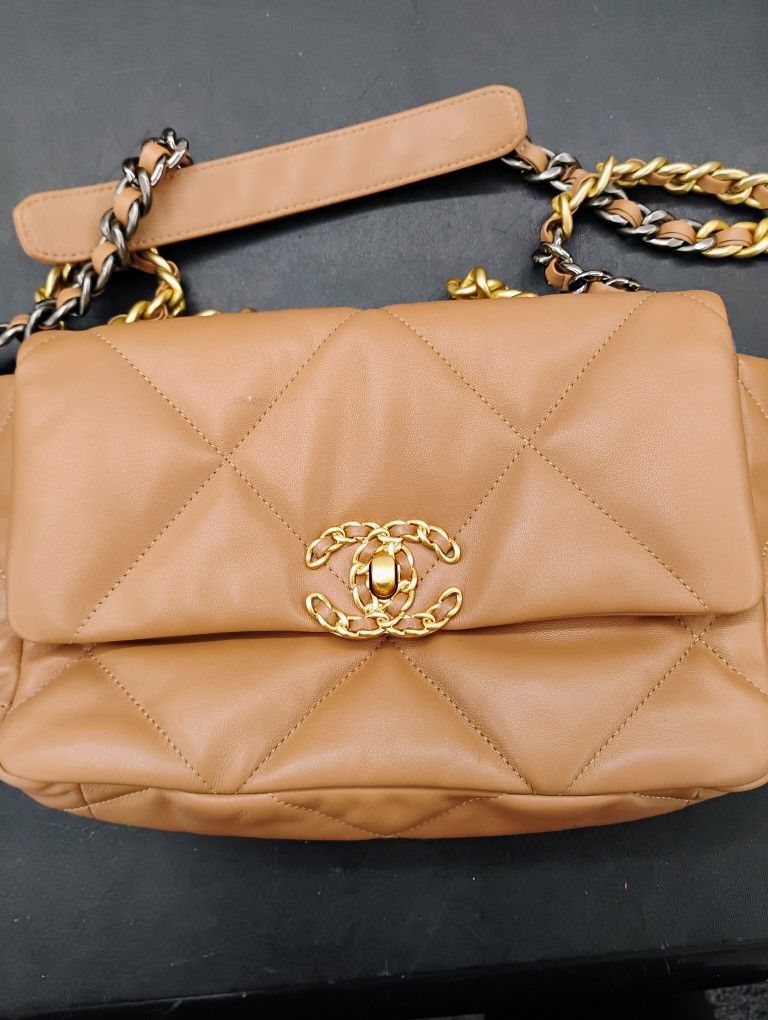 Chanel 19 Quilted Lambskin Medium Shoulder Bag (RFID Chip)