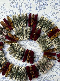 Graduation leis