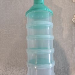 Stackable Formula Conteiner On The Go
