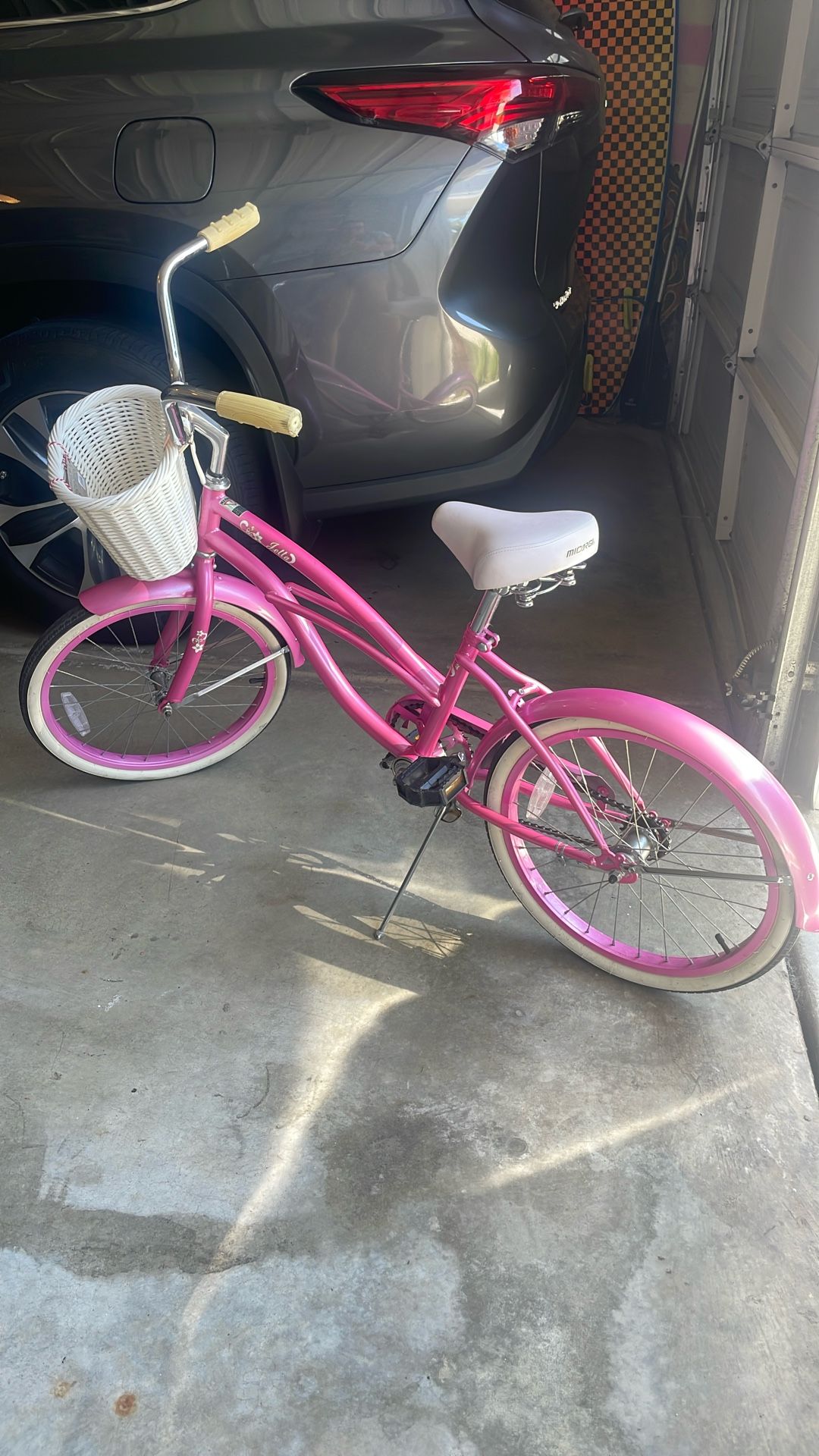 Girls Pink Beach Cruiser Bike