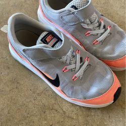 Nike Shoes 2.5 Kids