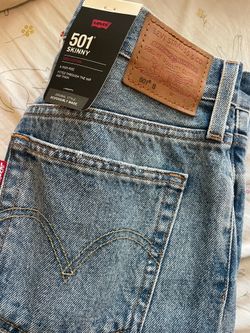 Levi skinny jean , high waist , 25x28 brand new