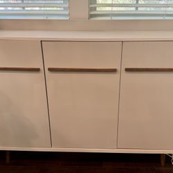 Mid Century Modern Buffet Table/Sideboard