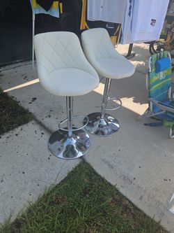 Set of 2 Modern Adjustable White Bar Stools – Excellent Condition
