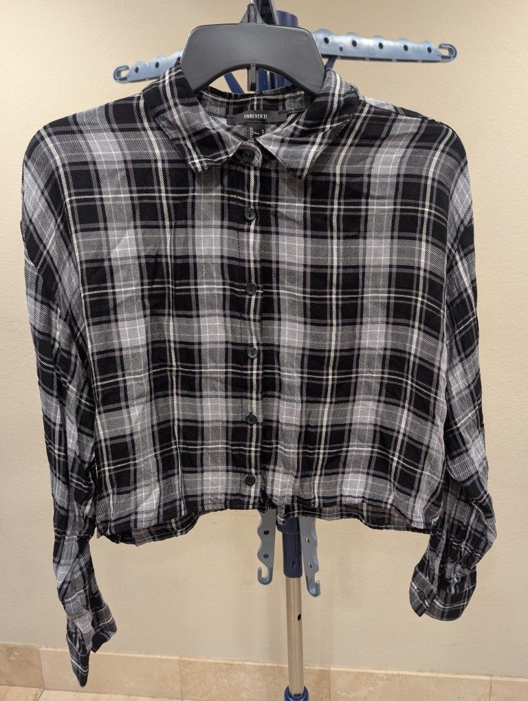 Black & Gray Plaid Button Up Long Sleeve Cropped Shirt Forever 21 Juniors Size M