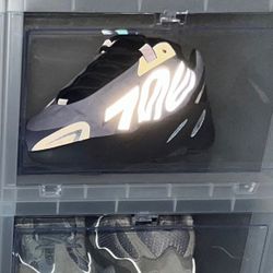 Yeezy 700s 
