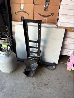PITTSBURGH 1800 lb. Capacity Motorcycle Stand/Wheel Chock