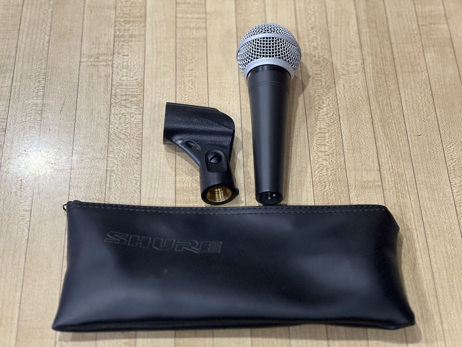 Shure Micro With Carrying bag and mic clip 