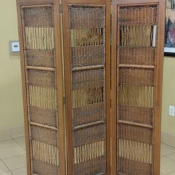 Wicker Room Seperater 6" X 4" 1/2"