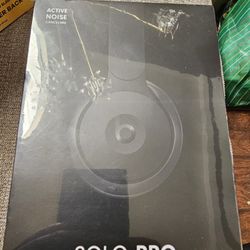 Beats Solo Pro Brand New Sealed