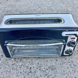 Hamilton Beach Toastation 2-in-1 Toaster and Oven.