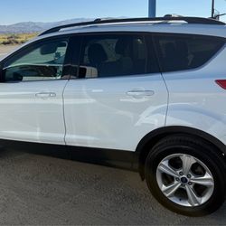2013 Ford Escape- Clean Title