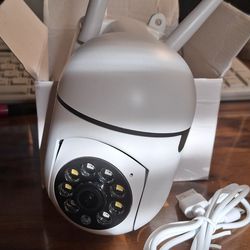 NEW WIRELESS SECURITY CAMERAS 4 OF THEM