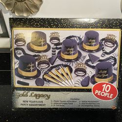 Gold Legacy New Year's Eve Party Assortment for 10 People 